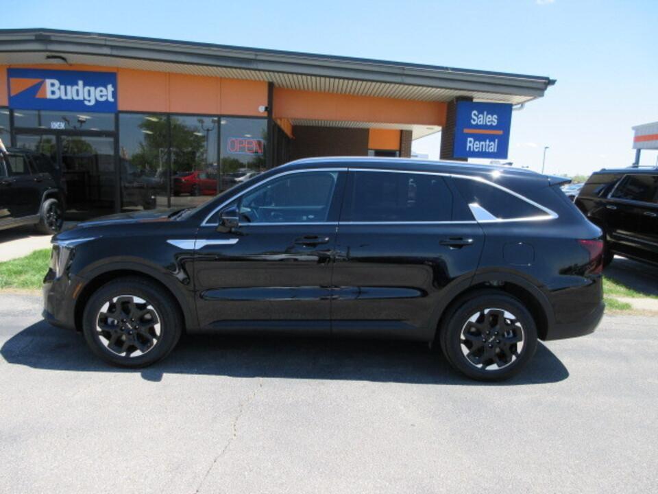 used 2024 Kia Sorento car, priced at $31,990