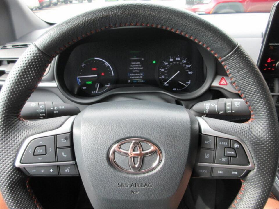 used 2024 Toyota Sienna car, priced at $45,990