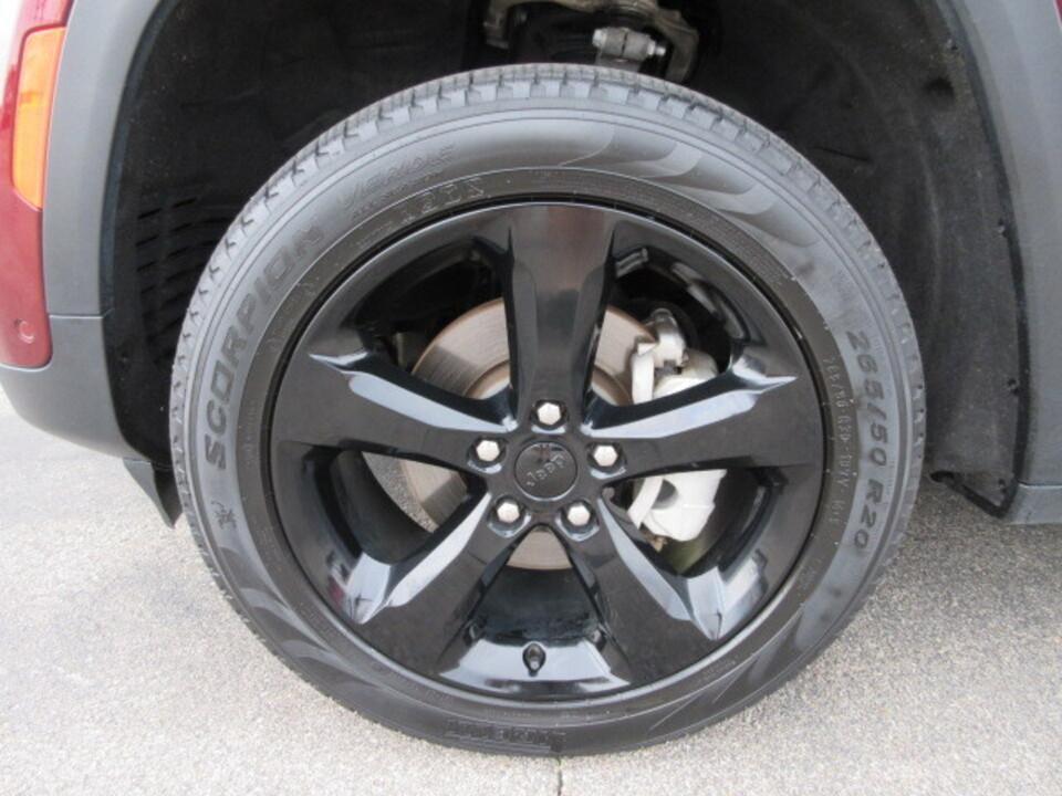 used 2023 Jeep Grand Cherokee car, priced at $33,490