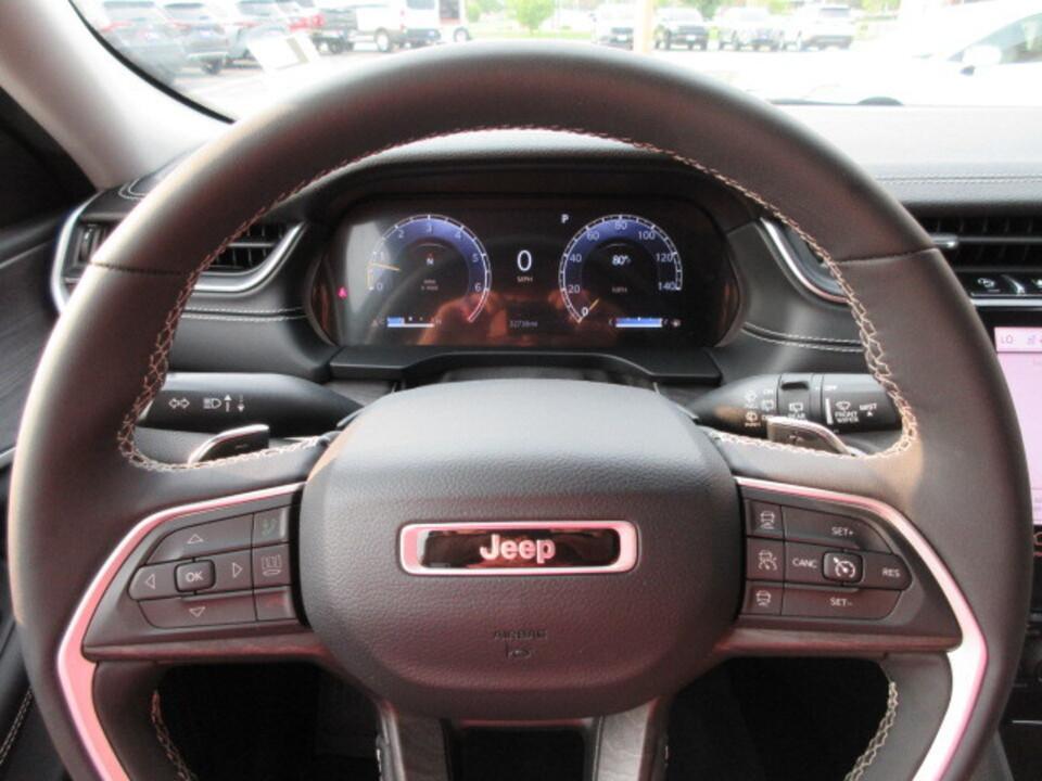 used 2023 Jeep Grand Cherokee car, priced at $33,490