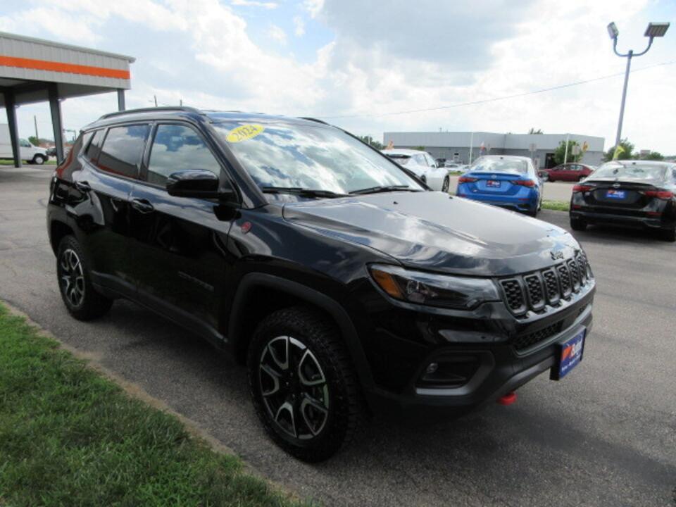 used 2024 Jeep Compass car, priced at $26,990