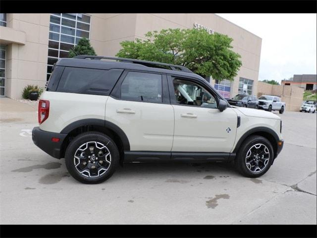 new 2025 Ford Bronco Sport car, priced at $37,452