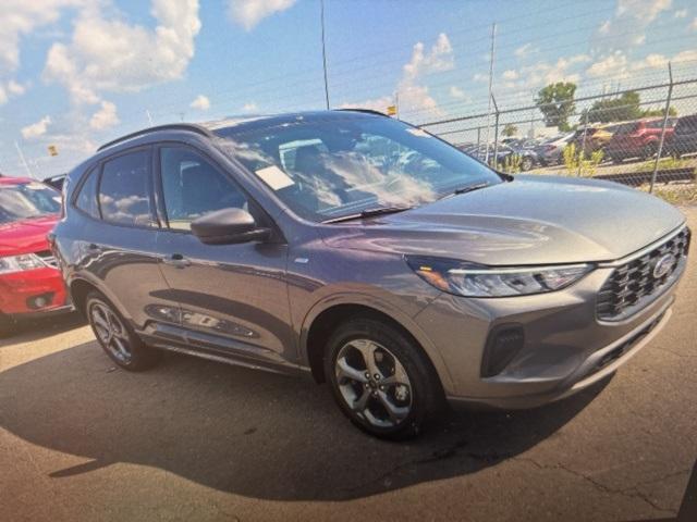used 2023 Ford Escape car, priced at $26,987