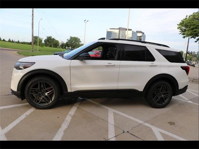 new 2025 Ford Explorer car, priced at $60,980