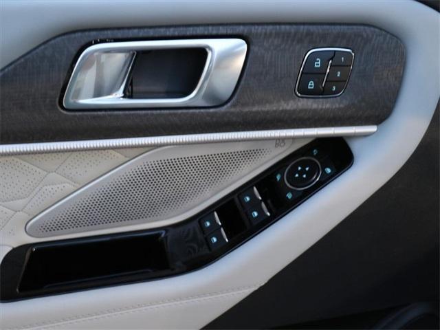 new 2025 Ford Explorer car
