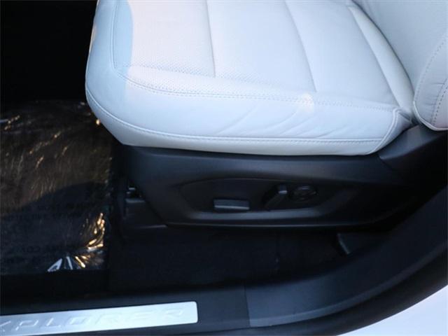 new 2025 Ford Explorer car