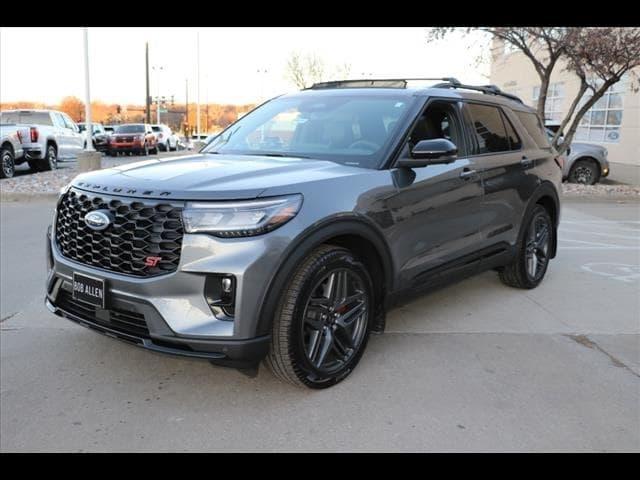 new 2025 Ford Explorer car, priced at $61,535