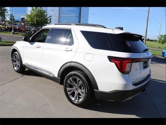 new 2025 Ford Explorer car, priced at $48,335