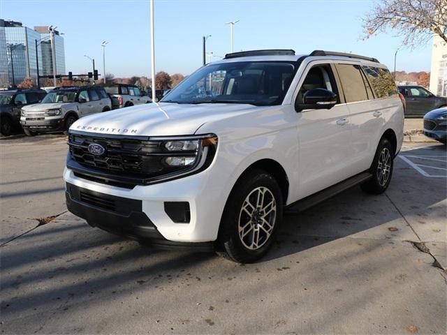 new 2025 Ford Expedition car, priced at $73,340