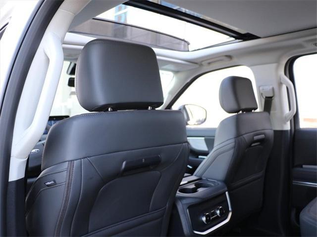 new 2025 Ford Expedition car, priced at $73,340