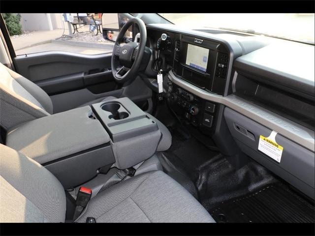 new 2025 Ford F-450 car, priced at $75,215