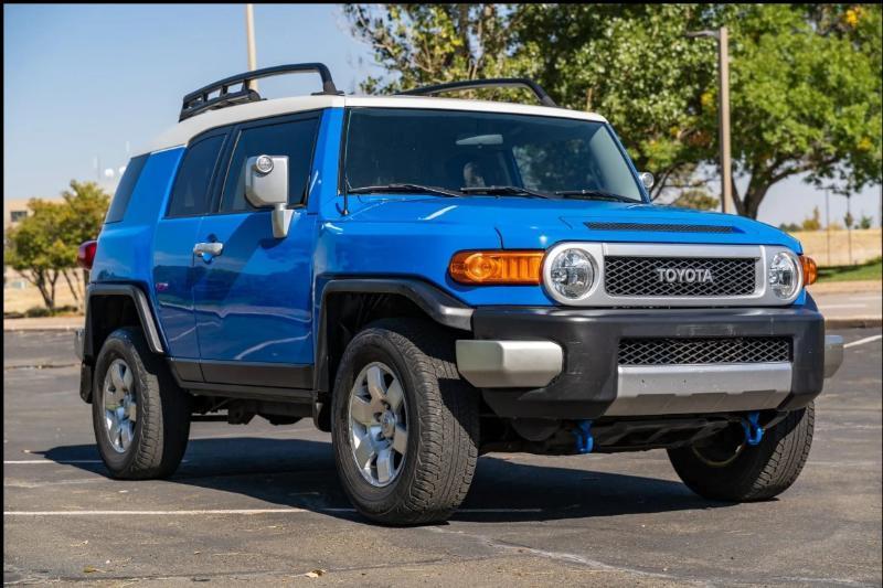 used 2007 Toyota FJ Cruiser car, priced at $25,695