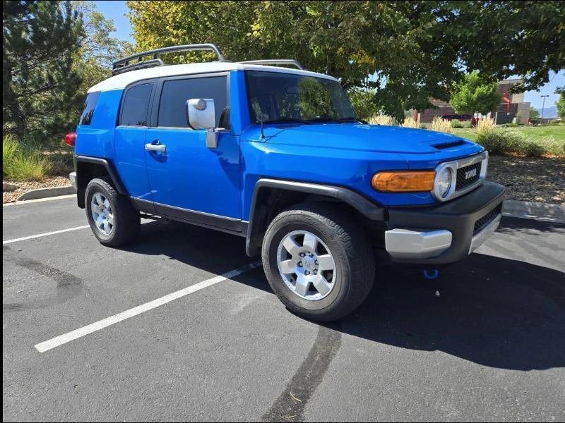 used 2007 Toyota FJ Cruiser car, priced at $25,695