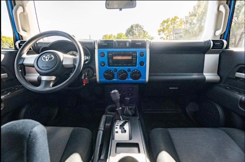 used 2007 Toyota FJ Cruiser car, priced at $25,695