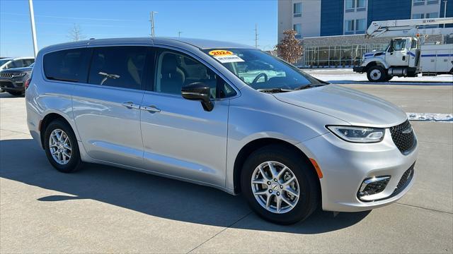 used 2024 Chrysler Pacifica car, priced at $35,990