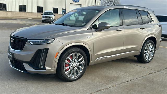 used 2022 Cadillac XT6 car, priced at $46,690