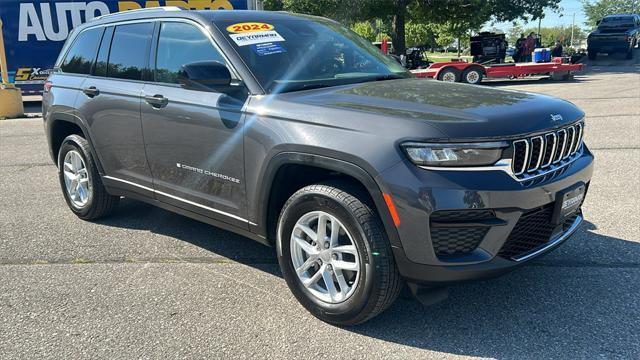 used 2024 Jeep Grand Cherokee car, priced at $39,290