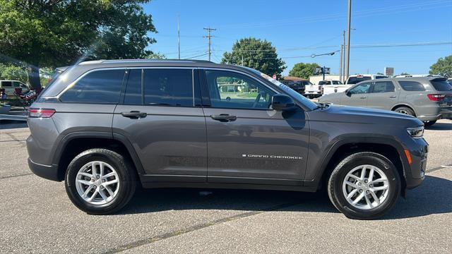 used 2024 Jeep Grand Cherokee car, priced at $39,290