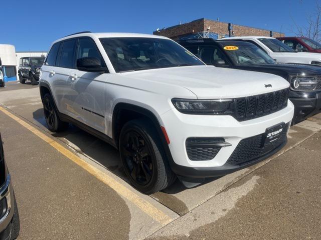 used 2023 Jeep Grand Cherokee car, priced at $33,990