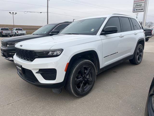 used 2022 Jeep Grand Cherokee car, priced at $31,290