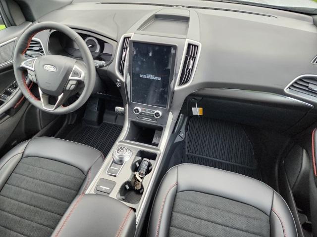 new 2024 Ford Edge car, priced at $43,824