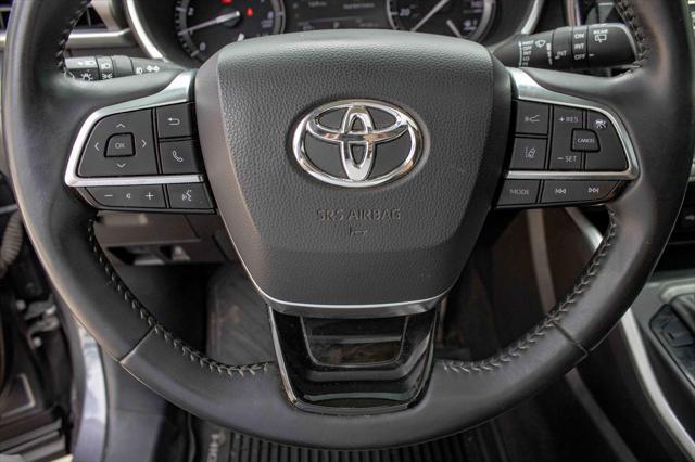 used 2020 Toyota Highlander car, priced at $30,400