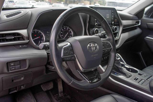 used 2020 Toyota Highlander car, priced at $30,400