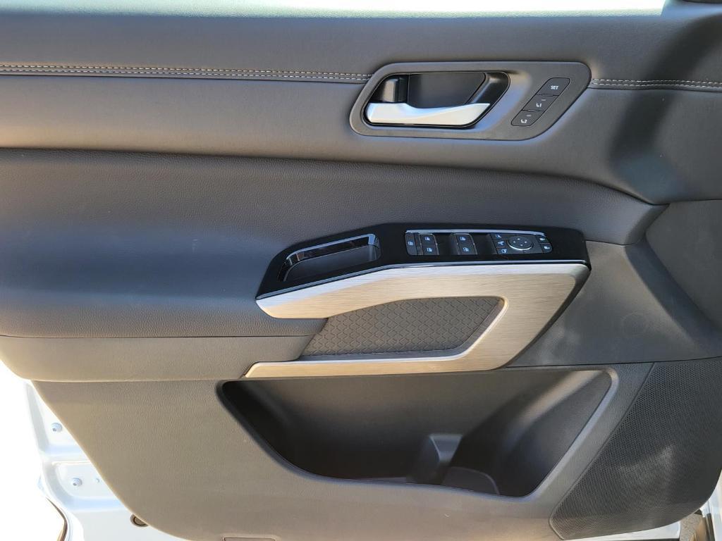 new 2025 Nissan Pathfinder car, priced at $48,709