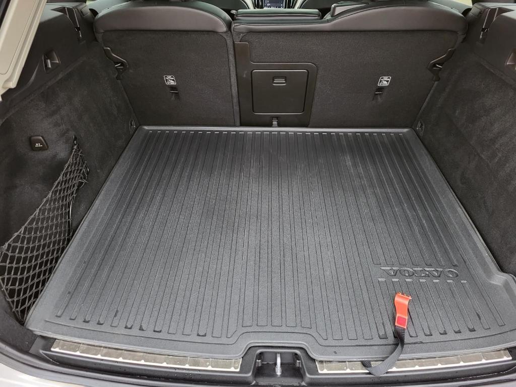 used 2022 Volvo XC60 car, priced at $32,579