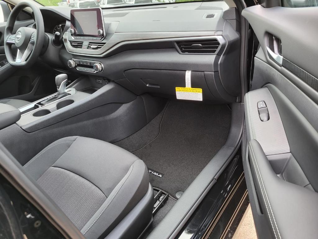new 2025 Nissan Altima car, priced at $27,547