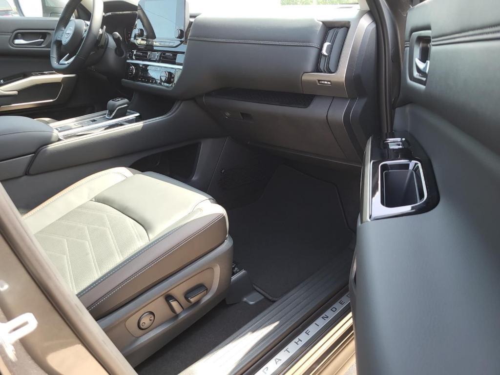 new 2025 Nissan Pathfinder car, priced at $48,879