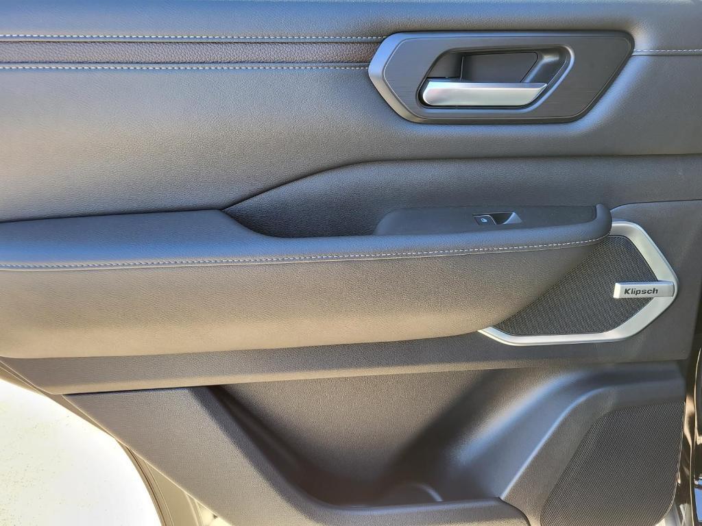 new 2025 Nissan Armada car, priced at $77,972
