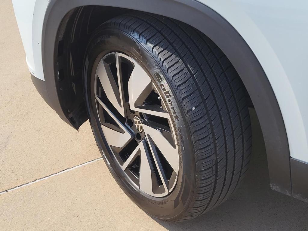 used 2024 Volkswagen Atlas car, priced at $29,817