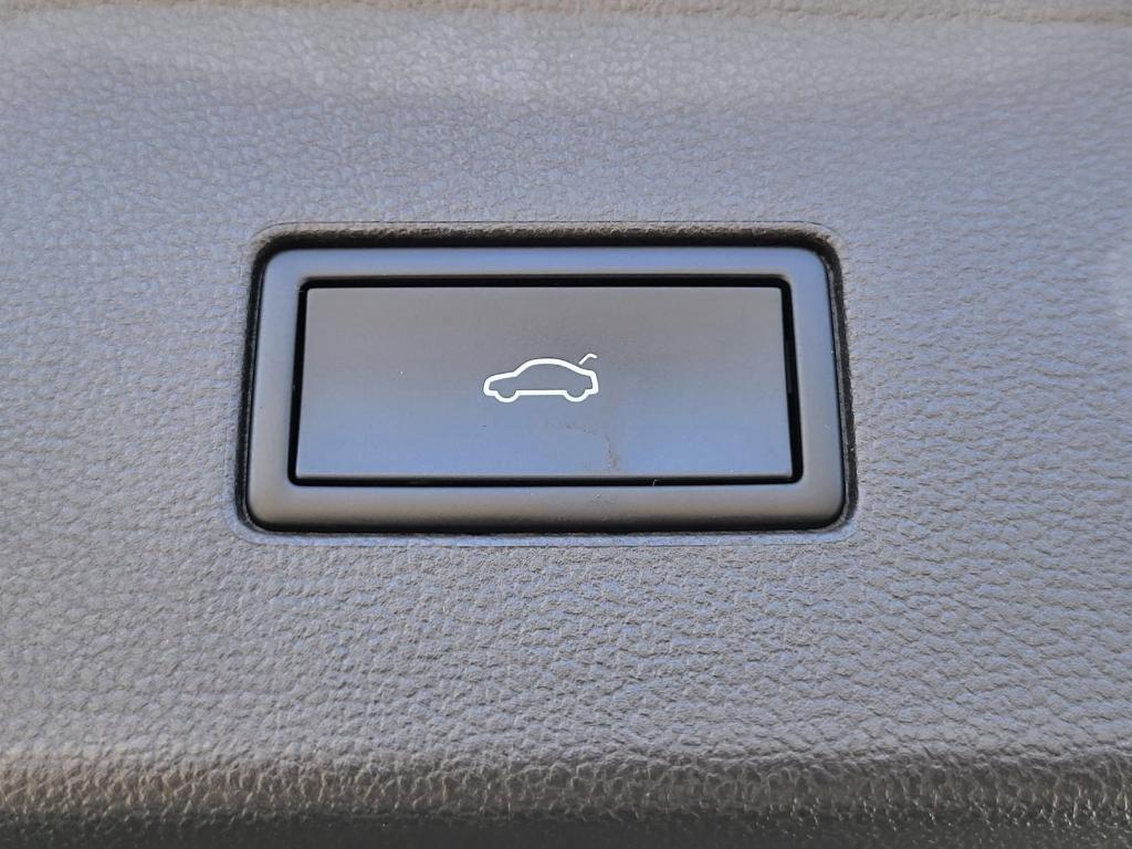 used 2024 Volkswagen Atlas car, priced at $29,817