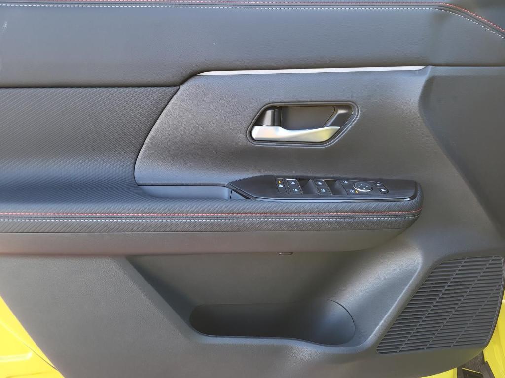 new 2025 Nissan Kicks car, priced at $29,391