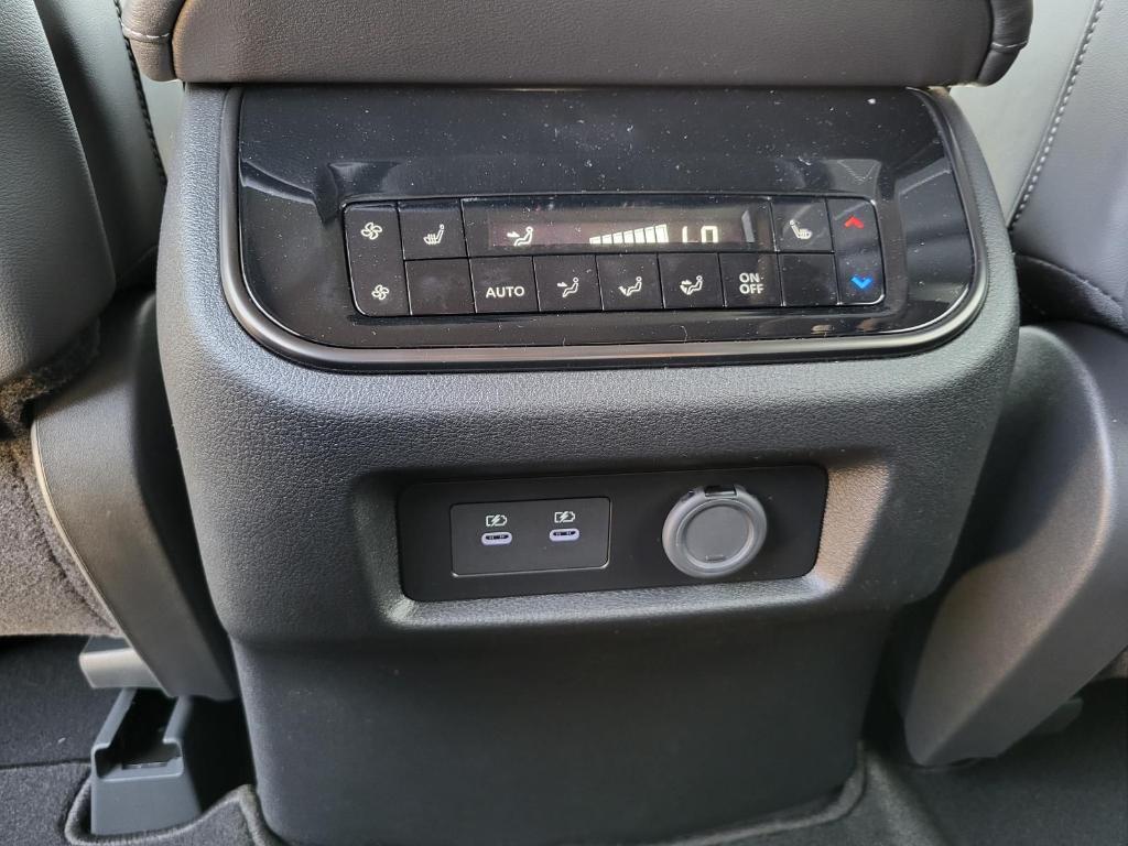 new 2025 Nissan Armada car, priced at $75,857