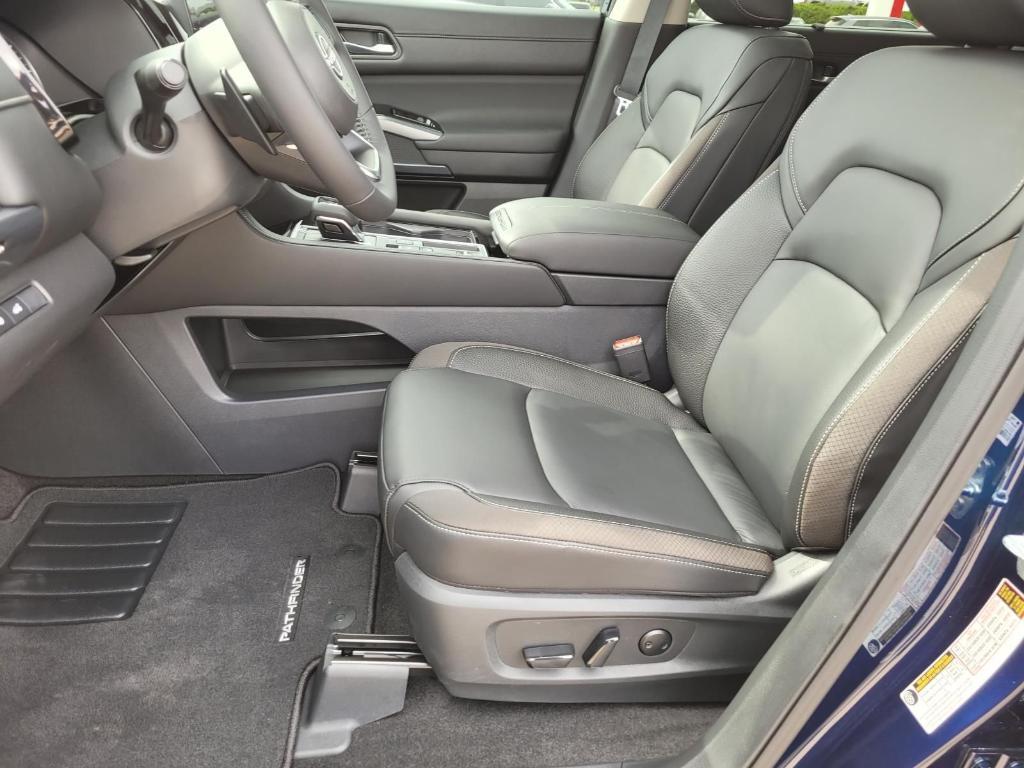 new 2025 Nissan Pathfinder car, priced at $44,131