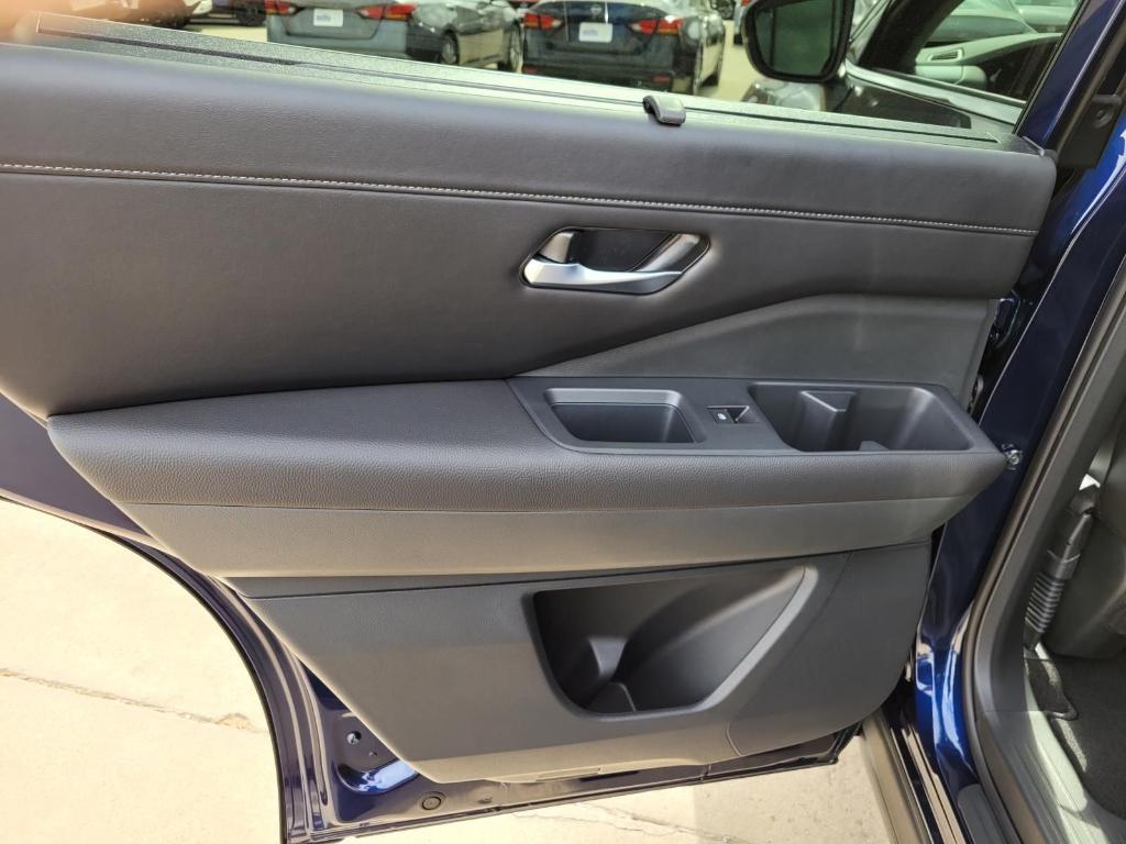 new 2025 Nissan Pathfinder car, priced at $44,131