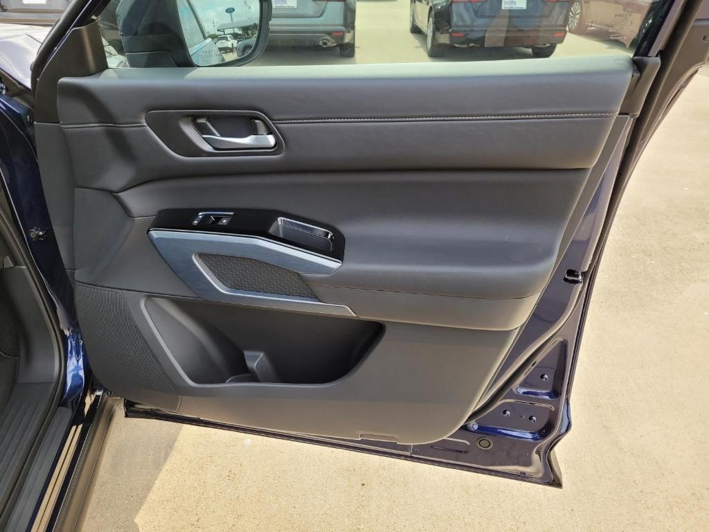 new 2025 Nissan Pathfinder car, priced at $44,131