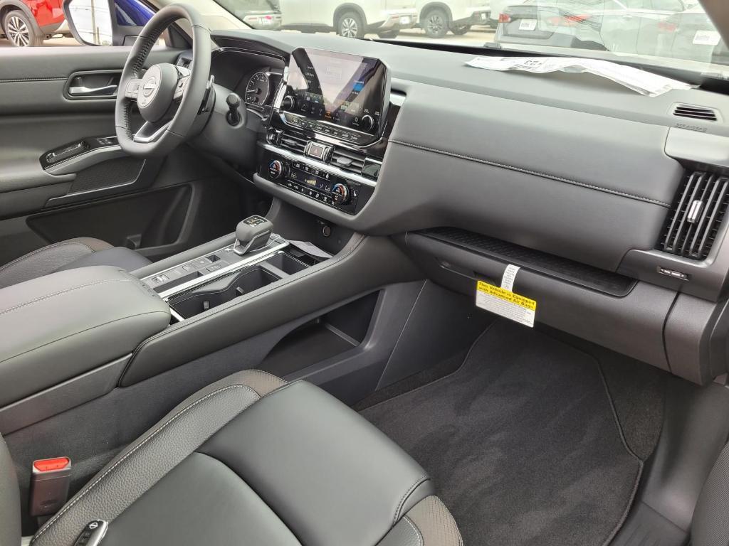 new 2025 Nissan Pathfinder car, priced at $44,131