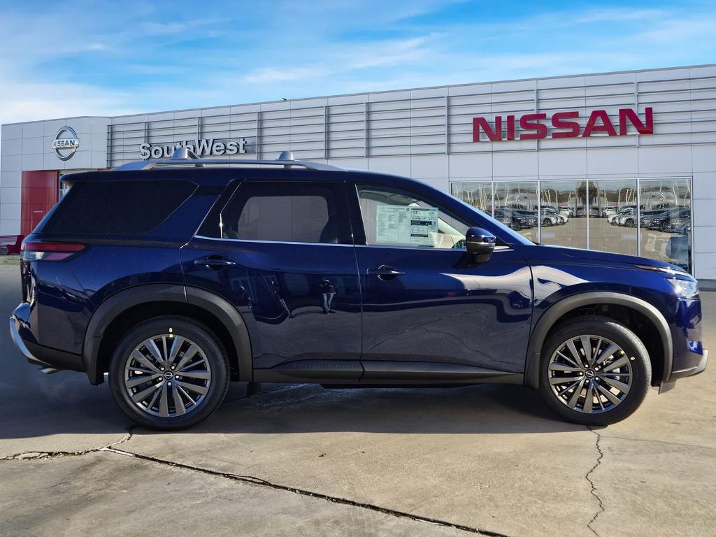new 2025 Nissan Pathfinder car, priced at $45,633