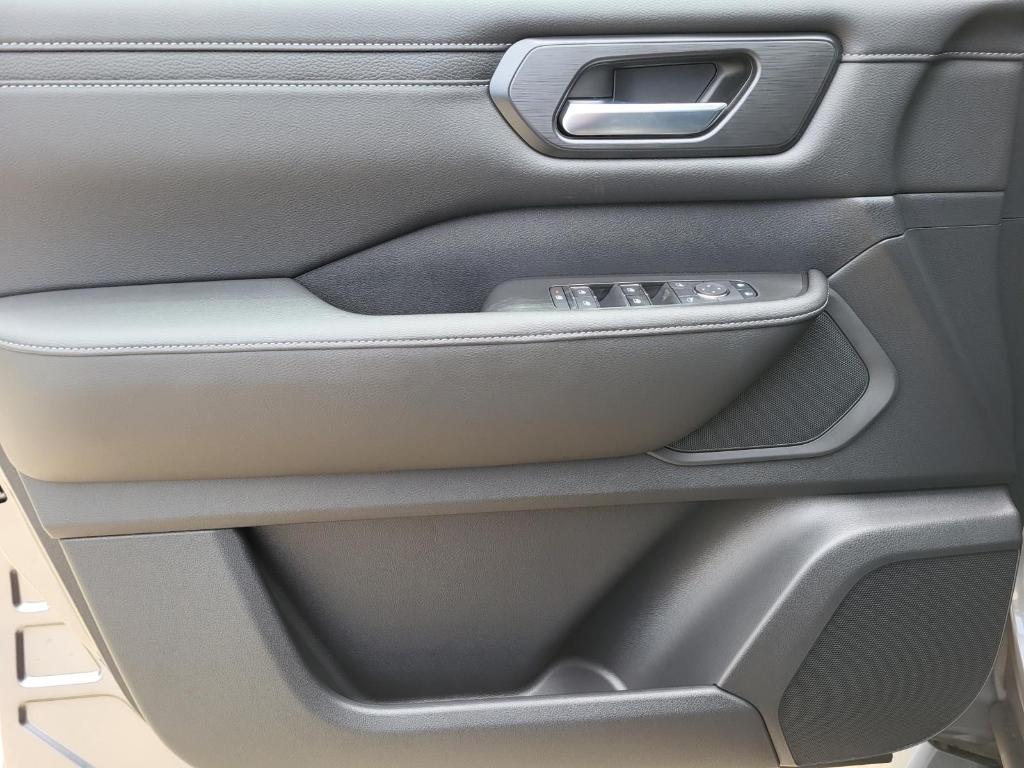 new 2025 Nissan Armada car, priced at $57,454