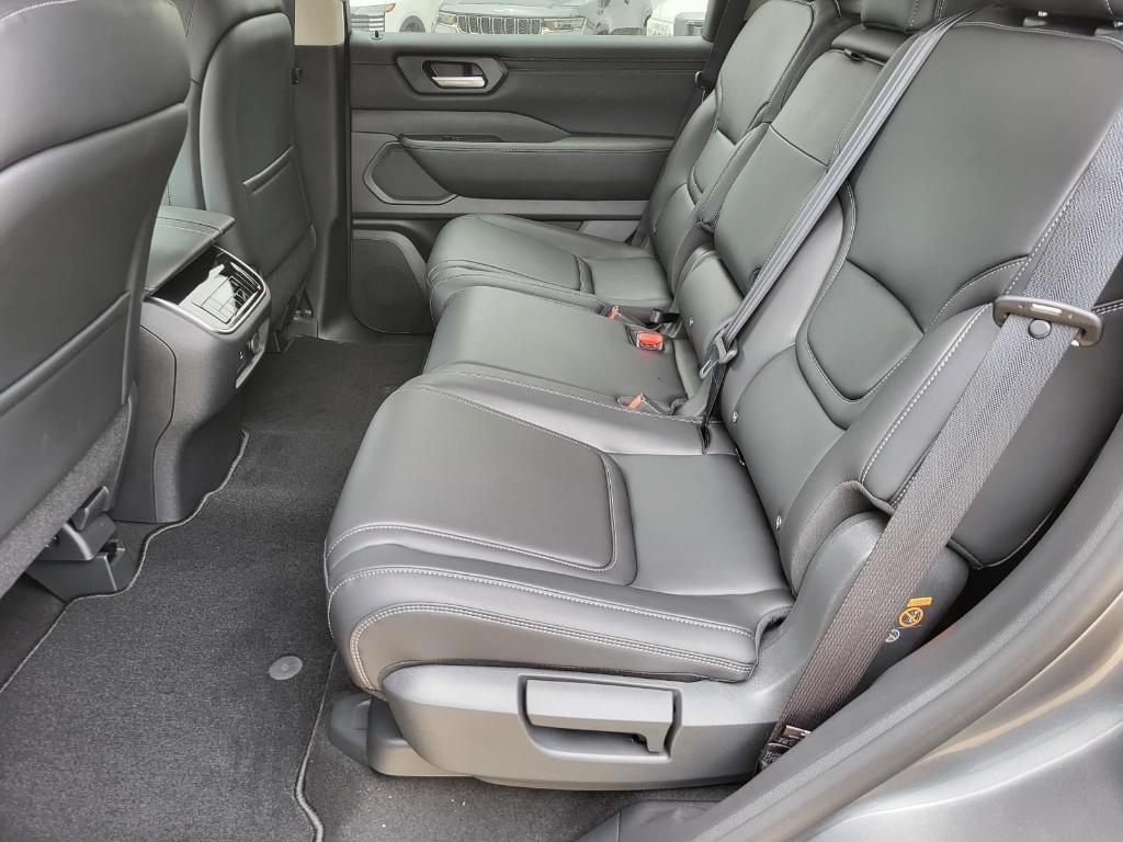 new 2025 Nissan Armada car, priced at $57,454