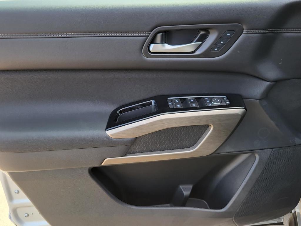 new 2025 Nissan Pathfinder car, priced at $48,752