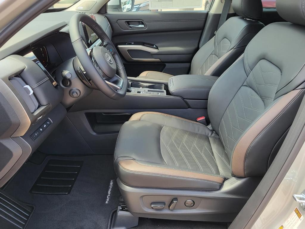 new 2025 Nissan Pathfinder car, priced at $48,752