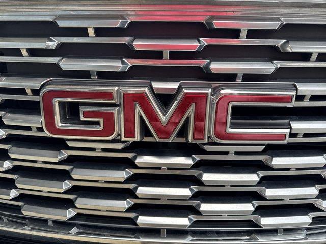 used 2019 GMC Yukon XL car, priced at $33,690