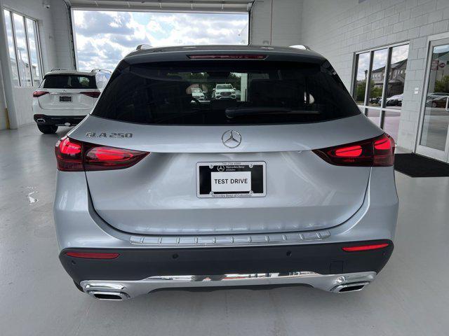 new 2025 Mercedes-Benz GLA 250 car, priced at $49,574