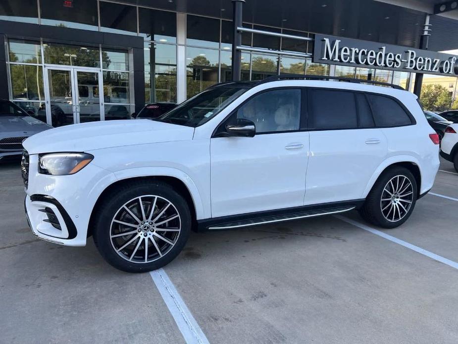 new 2025 Mercedes-Benz GLS 580 car, priced at $128,499