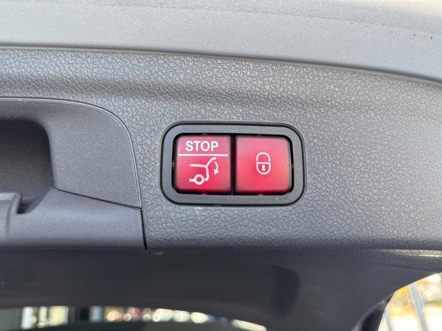 used 2020 Mercedes-Benz GLE 350 car, priced at $29,690