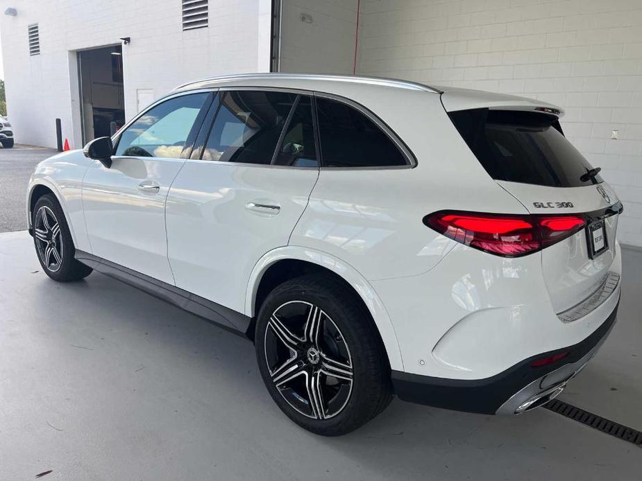 new 2025 Mercedes-Benz GLC 300 car, priced at $60,614